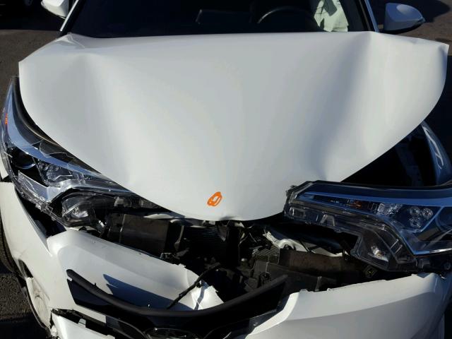 NMTKHMBXXJR011295 - 2018 TOYOTA C-HR XLE WHITE photo 7