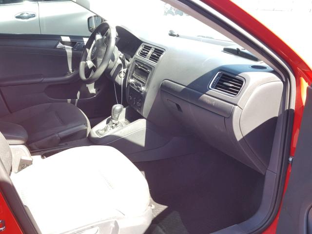 3VW2K7AJ9EM257873 - 2014 VOLKSWAGEN JETTA BASE Կարմիր լուսանկար 5