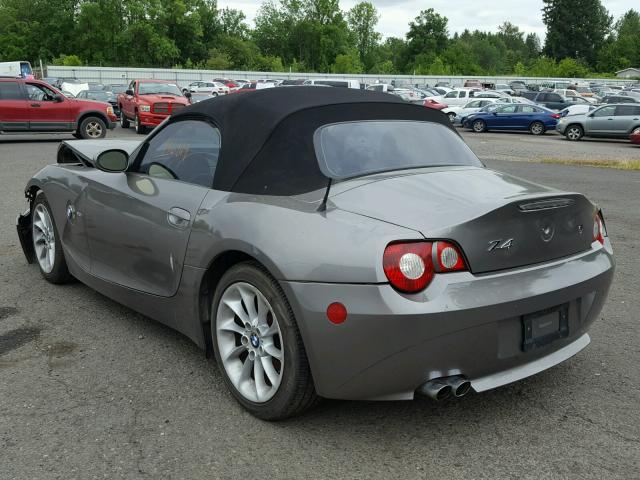 4USBT33515LS54955 - 2005 BMW Z4 2.5 GRAY photo 3