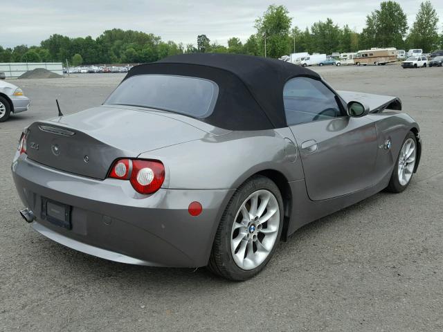 4USBT33515LS54955 - 2005 BMW Z4 2.5 GRAY photo 4