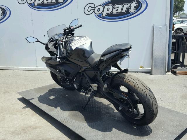 JKAEXEJ19HDA01283 - 2017 KAWASAKI EX650 J შავი ფოტო 3