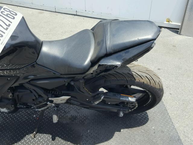 JKAEXEJ19HDA01283 - 2017 KAWASAKI EX650 J შავი ფოტო 6
