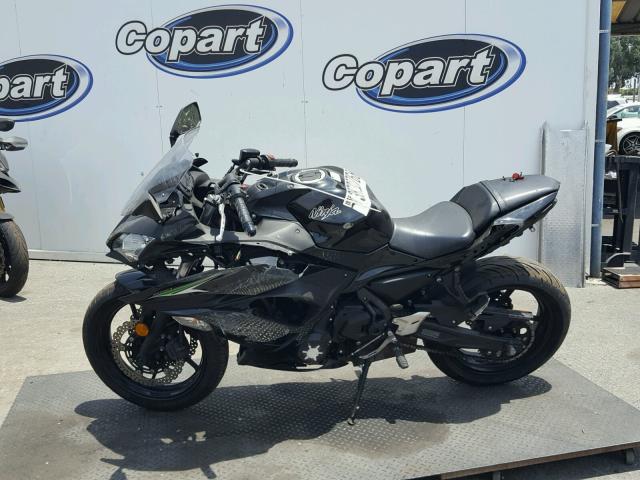 JKAEXEJ19HDA01283 - 2017 KAWASAKI EX650 J შავი ფოტო 9