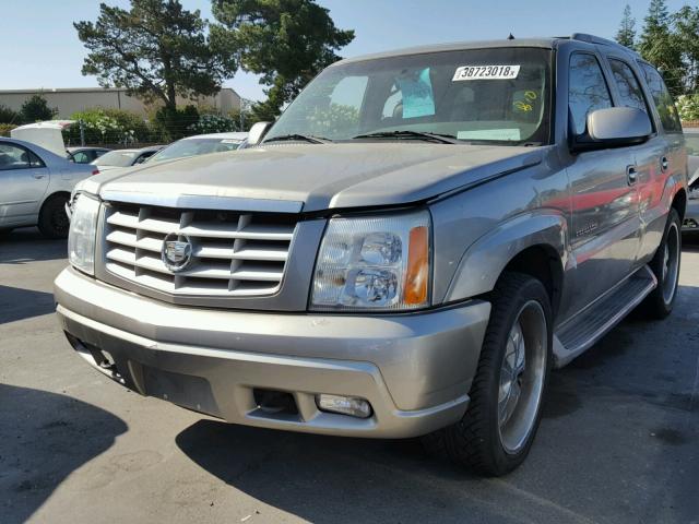 1GYEK63N52R129290 - 2002 CADILLAC ESCALADE L TAN photo 2