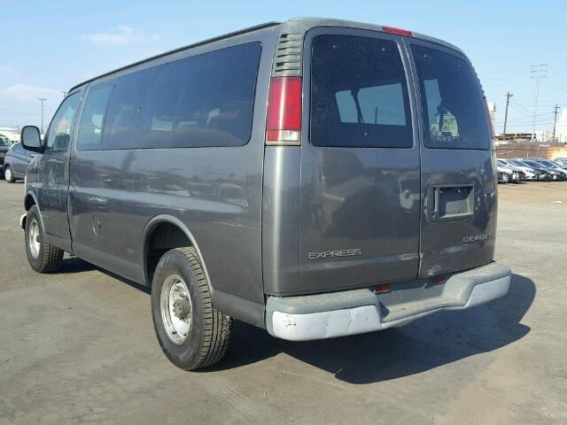 1GAHG35R2Y1103765 - 2000 CHEVROLET EXPRESS G3 GRAY photo 3