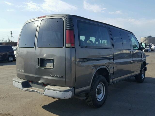 1GAHG35R2Y1103765 - 2000 CHEVROLET EXPRESS G3 GRAY photo 4