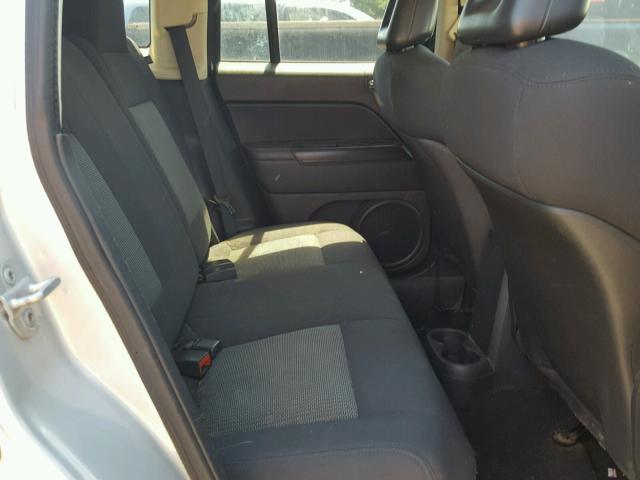 1J4FF47B19D121658 - 2009 JEEP COMPASS SP SILVER photo 6