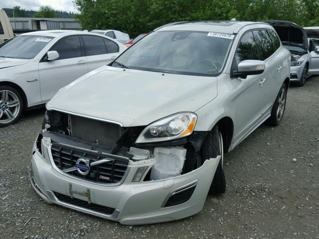 YV4902DZXC2297439 - 2012 VOLVO XC60 T6 WHITE photo 2