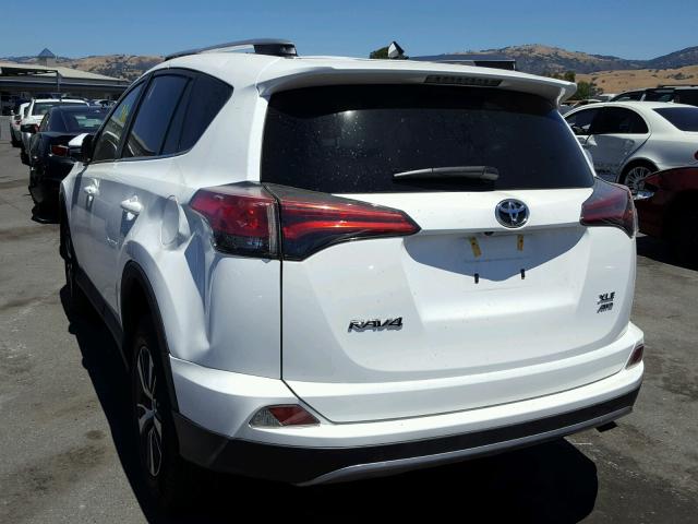 2T3RFREV0JW706347 - 2018 TOYOTA RAV4 ADVEN WHITE photo 3