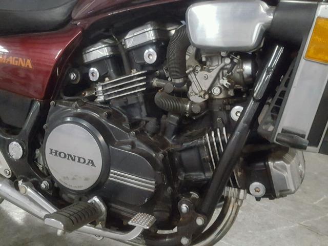 JH2RC2106EM002982 - 1984 HONDA VF700 C PURPLE photo 7