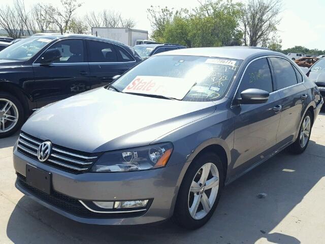 1VWAS7A35FC086121 - 2015 VOLKSWAGEN PASSAT S GRAY photo 2