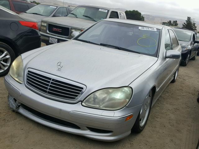 WDBNG75J81A224476 - 2001 MERCEDES-BENZ S 500 SILVER photo 2