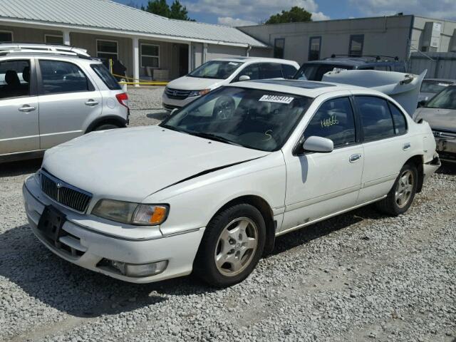 JNKCA21A7XT757112 - 1999 INFINITI I30 WHITE photo 2