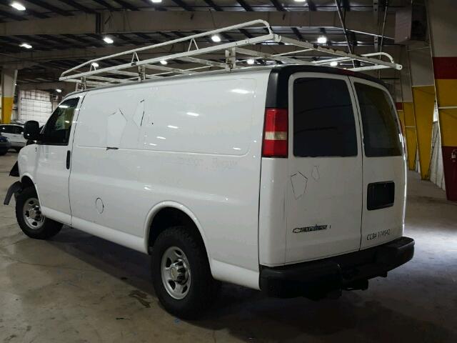 1GCGG25C391128622 - 2009 CHEVROLET EXPRESS G2 WHITE photo 3