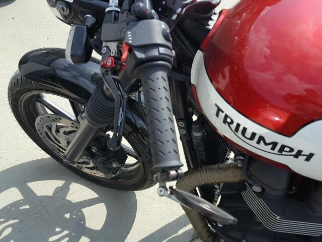 SMT900K11FT698558 - 2015 TRIUMPH MOTORCYCLE BONNEVILLE RED photo 9