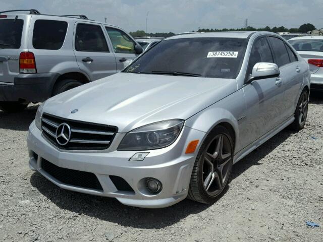 WDDGF77X79F284042 - 2009 MERCEDES-BENZ C 63 AMG SILVER photo 2