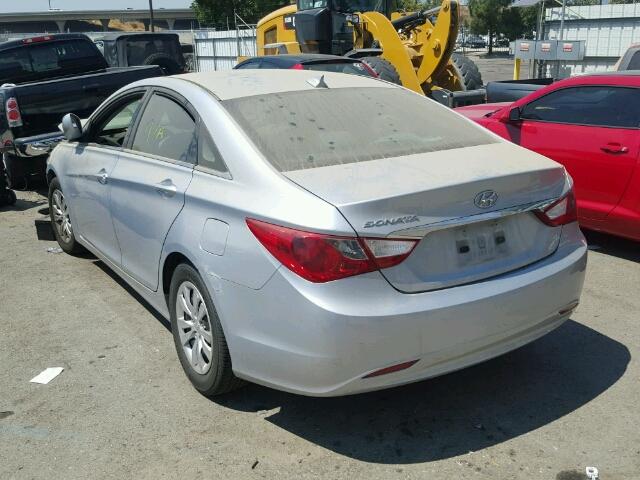 5NPEB4AC0CH378021 - 2012 HYUNDAI SONATA GLS SILVER photo 3