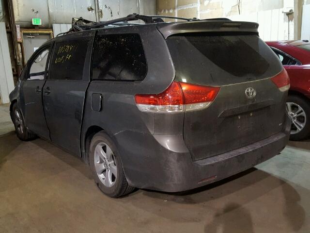 5TDKK3DC8CS182895 - 2012 TOYOTA SIENNA LE GREEN photo 3