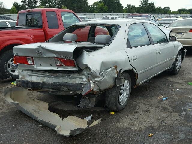 4T1BG22K1YU692042 - 2000 TOYOTA CAMRY SILVER photo 4