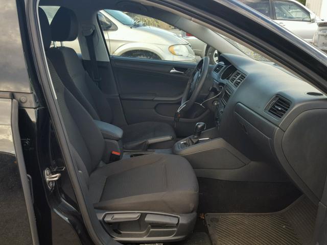 3VW2K7AJ5FM310523 - 2015 VOLKSWAGEN JETTA BASE Սև լուսանկար 5