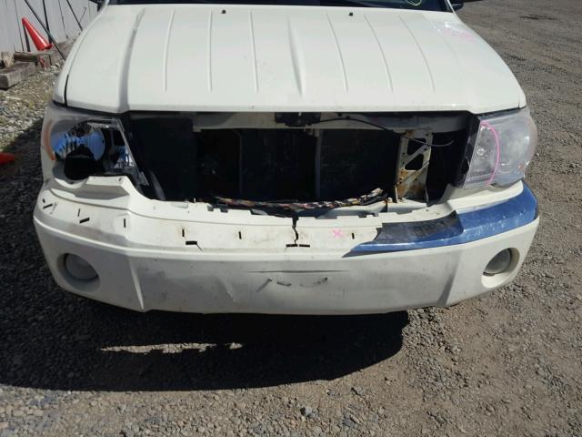 1A8HW58228F140797 - 2008 CHRYSLER ASPEN LIMI 白色 照片 9