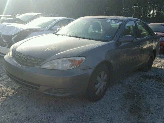 4T1BE32K14U790381 - 2004 TOYOTA CAMRY GRAY photo 2