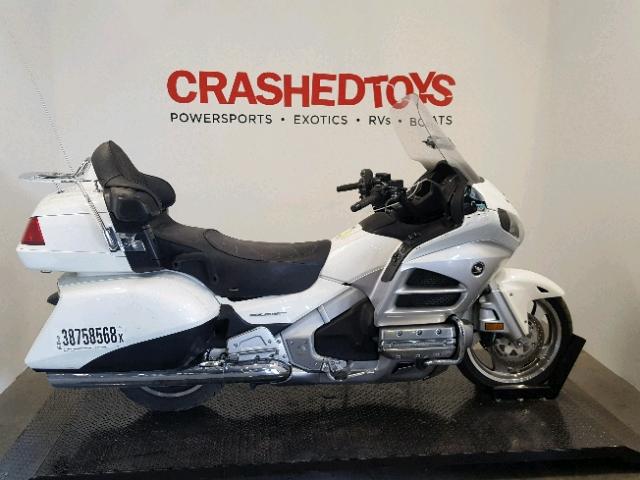 JH2SC68H5CK000847 - 2012 HONDA GL1800 WHITE photo 1