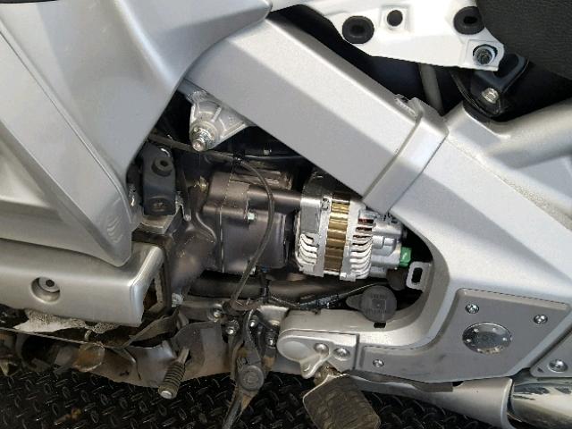 JH2SC68H5CK000847 - 2012 HONDA GL1800 WHITE photo 6