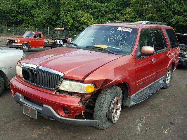 5LMFU28R31LJ11552 - 2001 LINCOLN NAVIGATOR RED photo 2