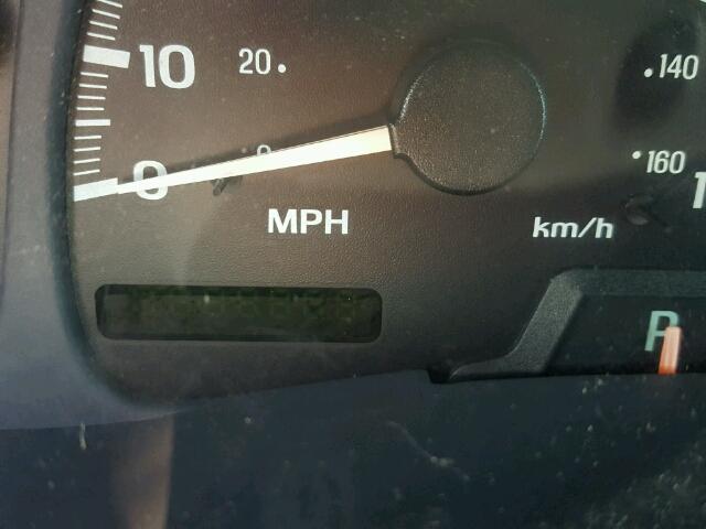 5LMFU28R31LJ11552 - 2001 LINCOLN NAVIGATOR RED photo 8