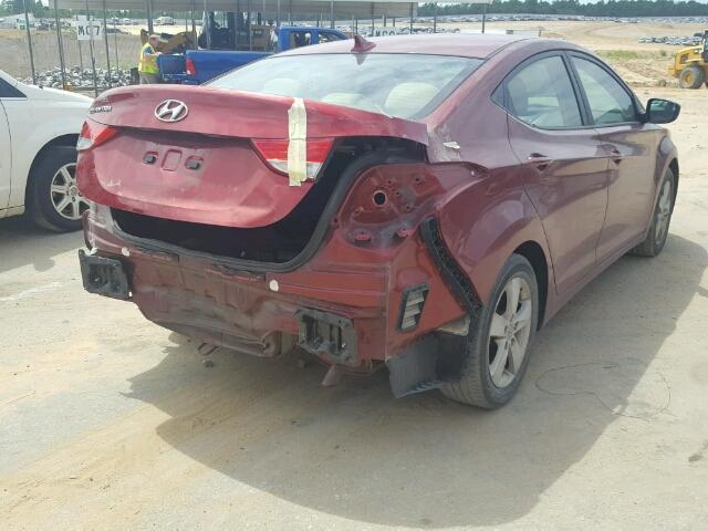 5NPDH4AE4DH326257 - 2013 HYUNDAI ELANTRA GL RED photo 4