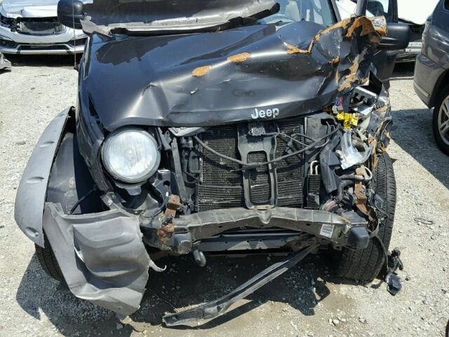 1J4GL38K05W723116 - 2005 JEEP LIBERTY RE BROWN photo 7