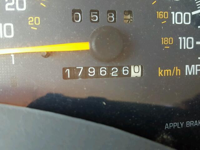 1G2WP12K71F120746 - 2001 PONTIAC GRAND PRIX RED photo 8