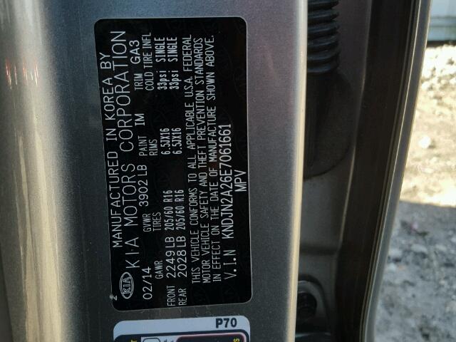 KNDJN2A26E7061661 - 2014 KIA SOUL GRAY photo 10