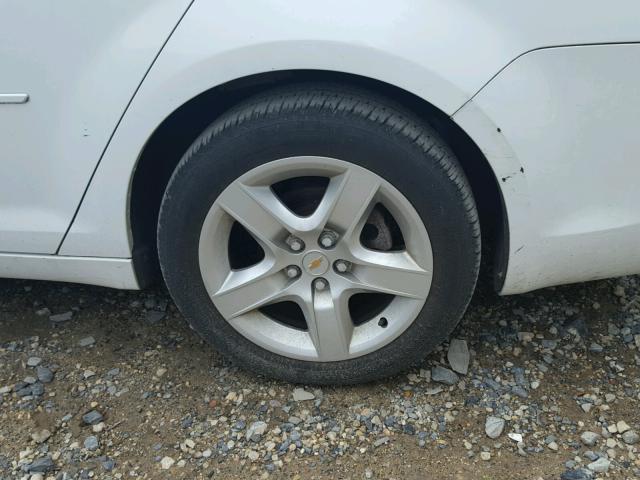 1G1ZB5EB0AF270085 - 2010 CHEVROLET MALIBU LS WHITE photo 9