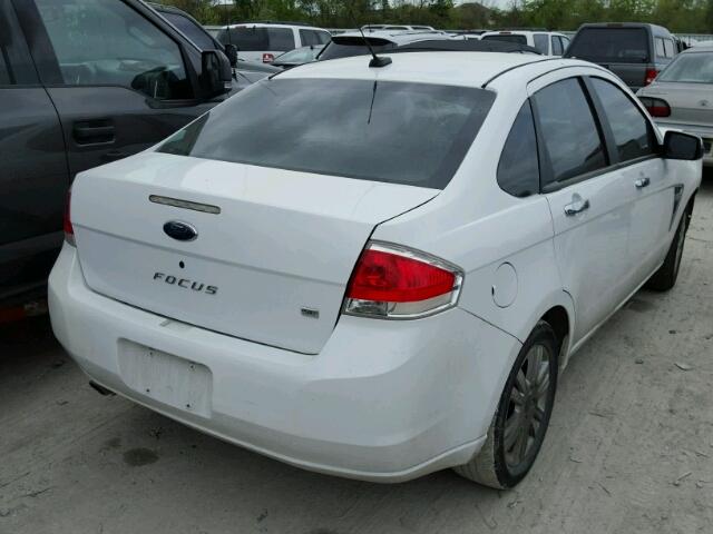 1FAHP35N98W225259 - 2008 FORD FOCUS SE WHITE photo 4