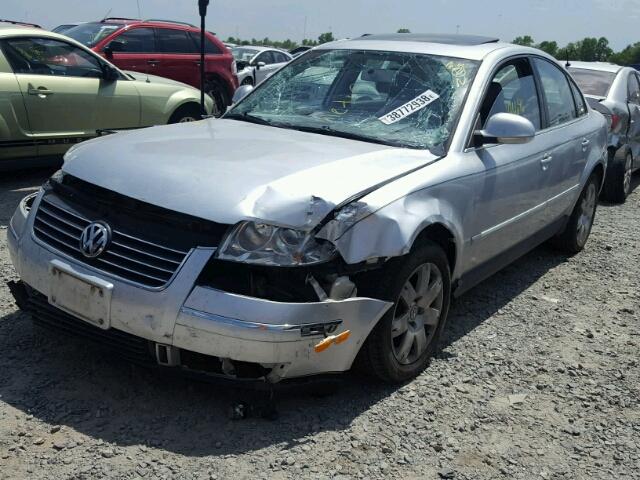 WVWAD63B45E021923 - 2005 VOLKSWAGEN PASSAT GLS SILVER photo 2