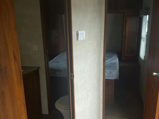 4YDT25R2XD7200130 - 2013 KEY HORNET WHITE photo 6