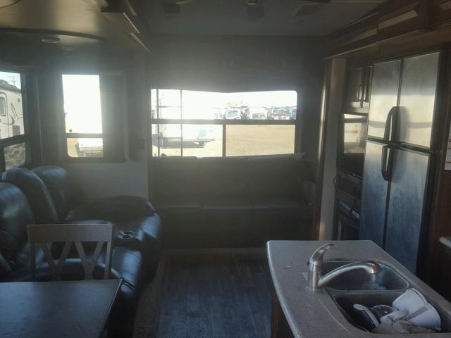 4YDF37026GA741590 - 2016 KEYSTONE MONTANA BEIGE photo 5