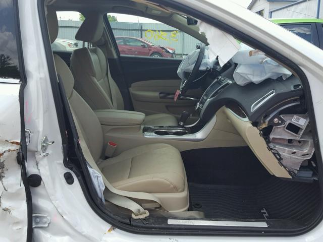19UUB1F54JA006806 - 2018 ACURA TLX TECH WHITE photo 5