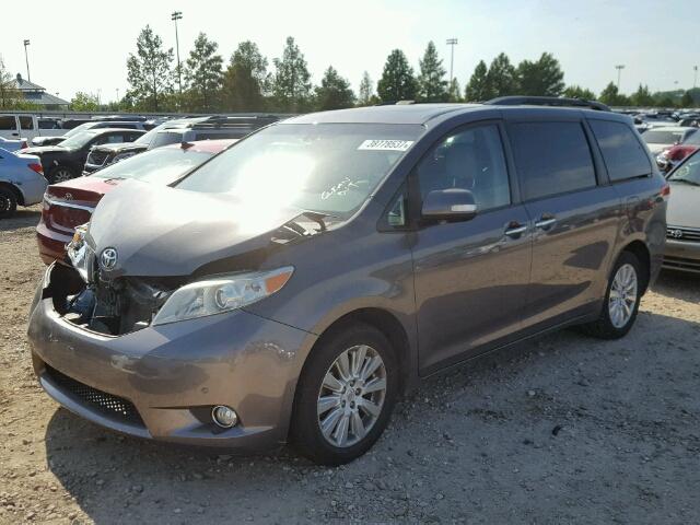 5TDDK3DCXDS054135 - 2013 TOYOTA SIENNA XLE BROWN photo 2