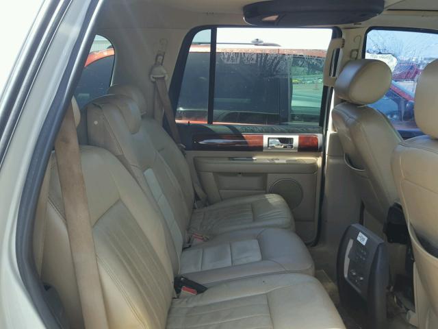 5LMFU27505LJ03171 - 2005 LINCOLN NAVIGATOR WHITE photo 6