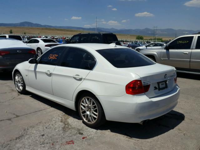 WBAVD33506KV63322 - 2006 BMW 330 XI WHITE photo 3