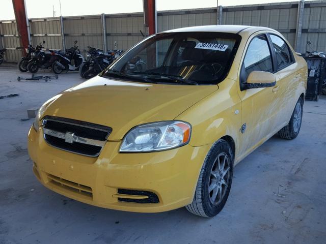 KL1TD56687B165410 - 2007 CHEVROLET AVEO BASE Żółty zdjęcie 2