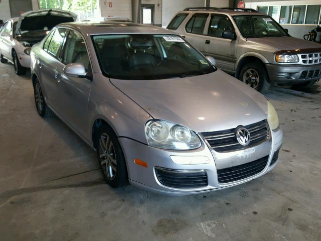 3VWDF71K15M600150 - 2005 VOLKSWAGEN NEW JETTA GRAY photo 1