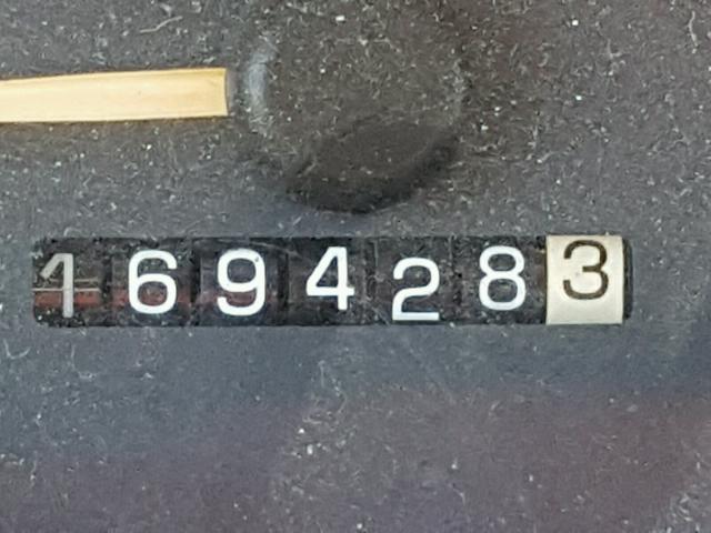 1G2WP52K12F157672 - 2002 PONTIAC GRAND PRIX SILVER photo 8