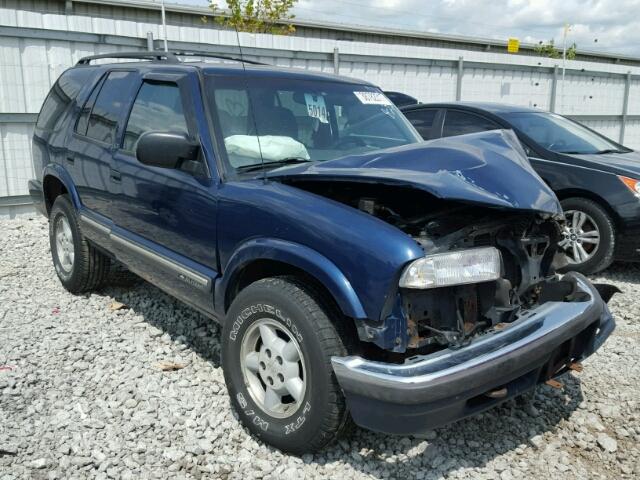 1GNDT13W9YK123639 - 2000 CHEVROLET BLAZER BLUE photo 1