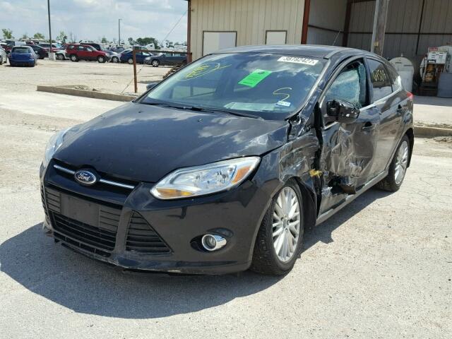 1FAHP3M26CL466312 - 2012 FORD FOCUS BLACK photo 2