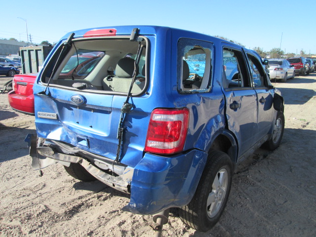 1FMCU0C7XCKA55411 - 2012 FORD ESCAPE XLS BLUE photo 4