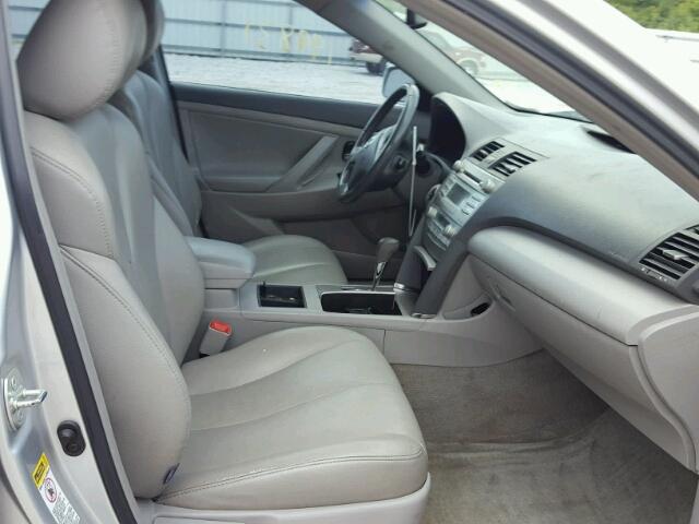 4T1BB46K09U086852 - 2009 TOYOTA CAMRY SILVER photo 5